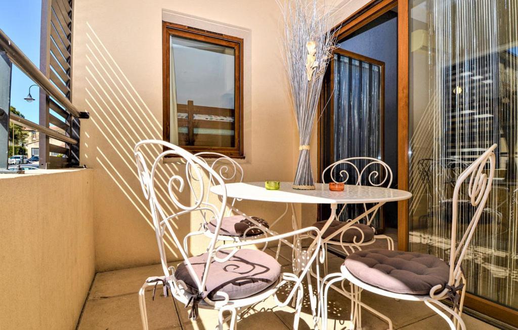 Appartement 3 Min A Pied Du Centre D'Uzes Parking Piscine Екстер'єр фото